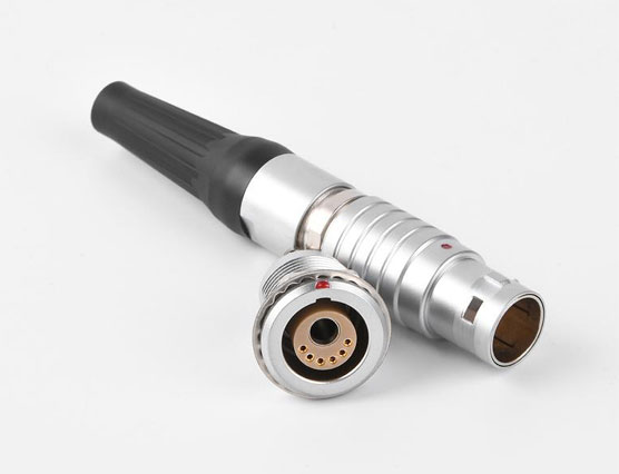 導致航空插頭連接頭發(fā)燙的關鍵因素